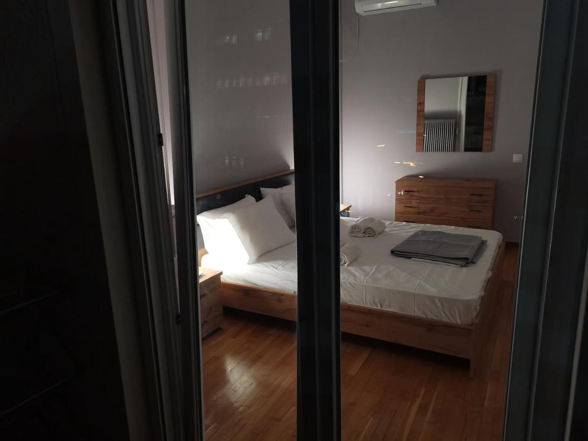 Penthouse Spacious W Super Wifi & Terrace, 2 Min From Metro Athen Eksteriør billede