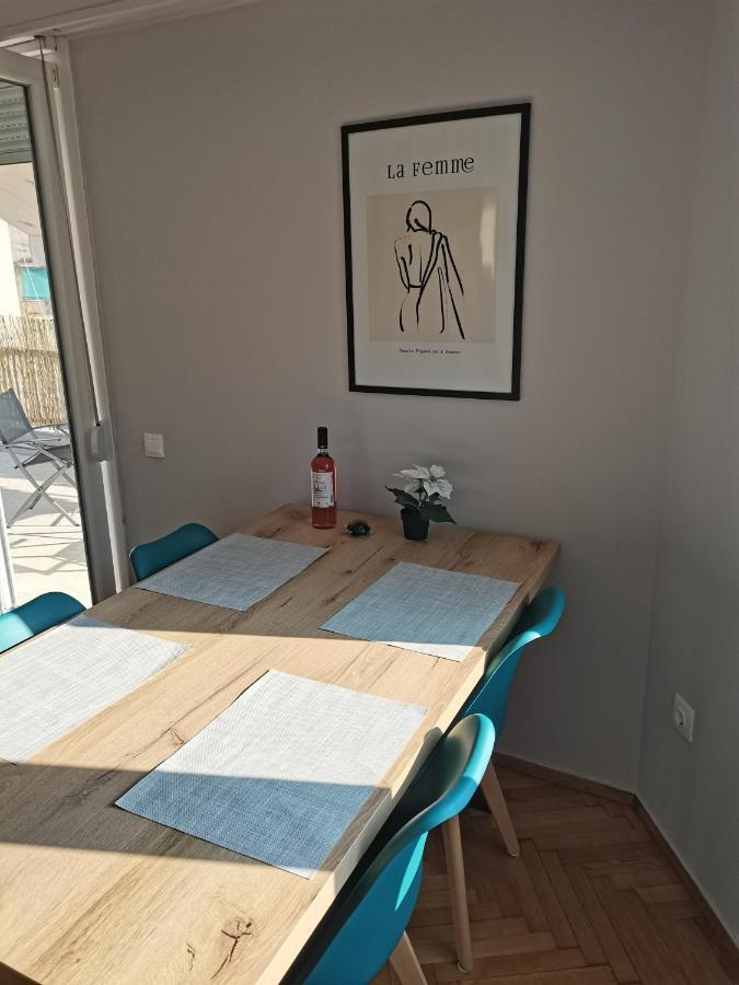 Penthouse Spacious W Super Wifi & Terrace, 2 Min From Metro Athen Eksteriør billede